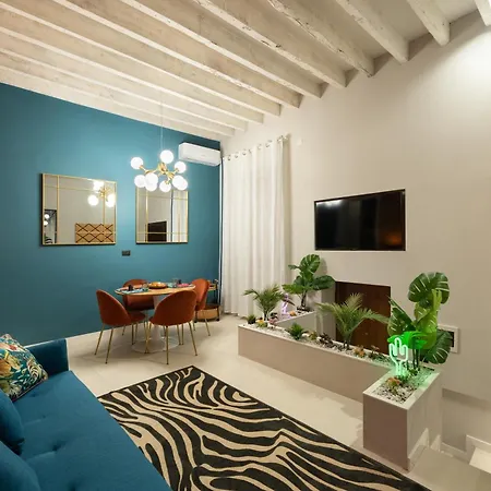 Daire Via San Gallo 123 - Charming - Jungle House In Center *